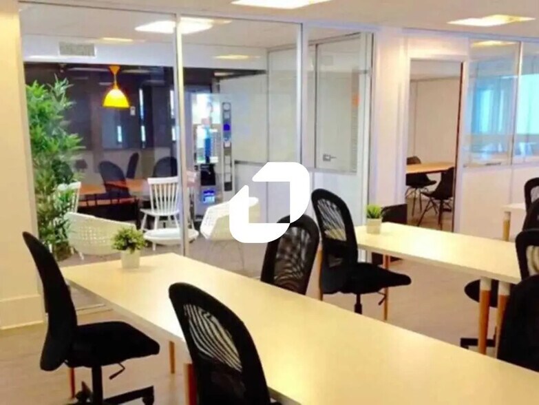 111 Rue Cardinet, Paris à louer - Photo de l’immeuble – Image 2 sur 5