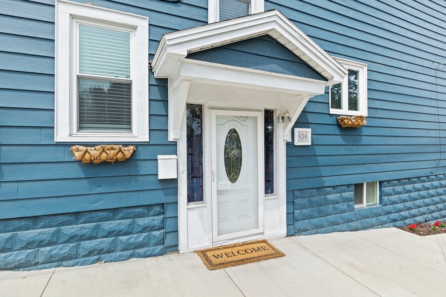856 Ridge Rd, Lackawanna, NY à vendre - Photo de l’immeuble – Image 3 sur 50
