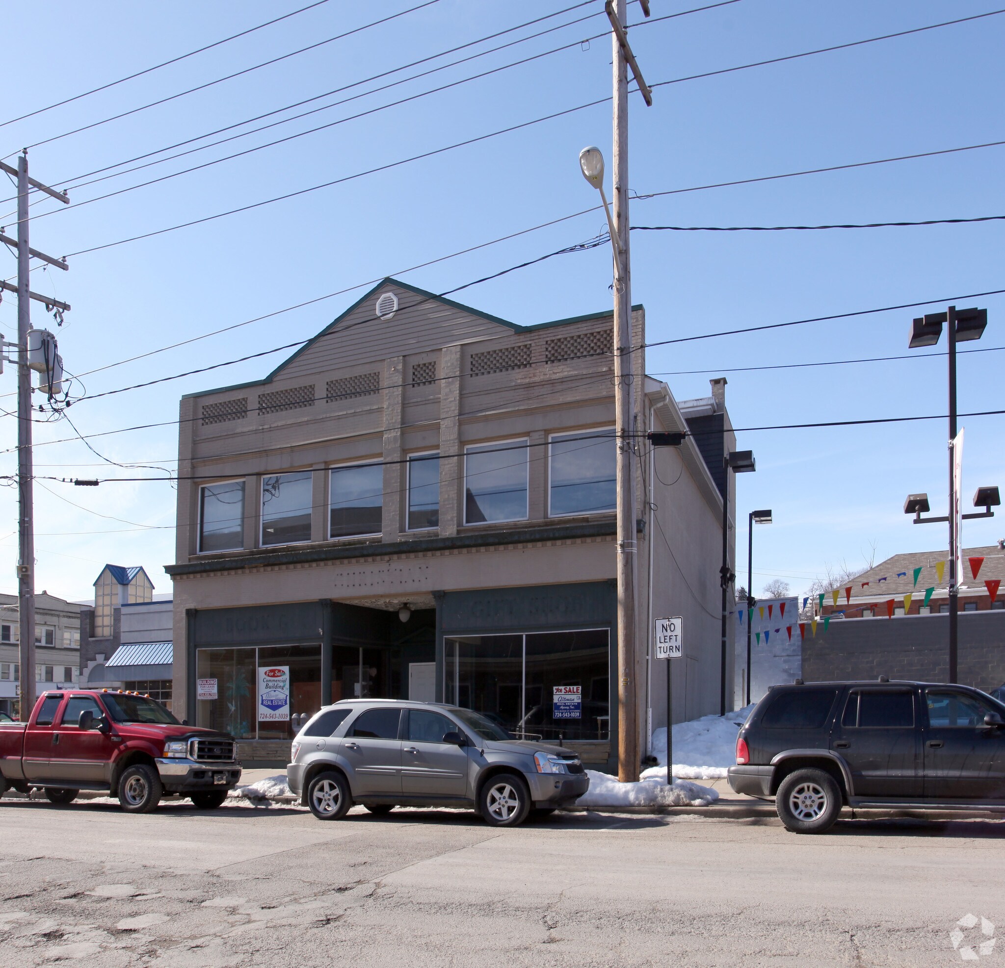 107 N Jefferson St, Kittanning, PA à vendre Photo principale– Image 1 sur 3
