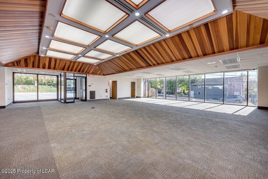 14 N Main St, Plains, PA à vendre - Photo de l’immeuble – Image 2 sur 23