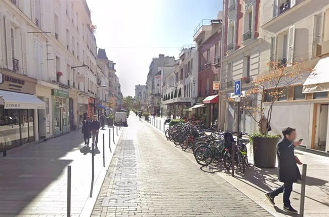 Plus de détails pour Local commercial à louer