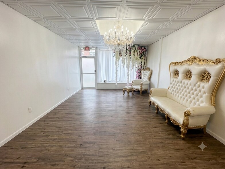 1012-1016 Broadway, Woodmere, NY à louer - Photo intérieure – Image 1 sur 7