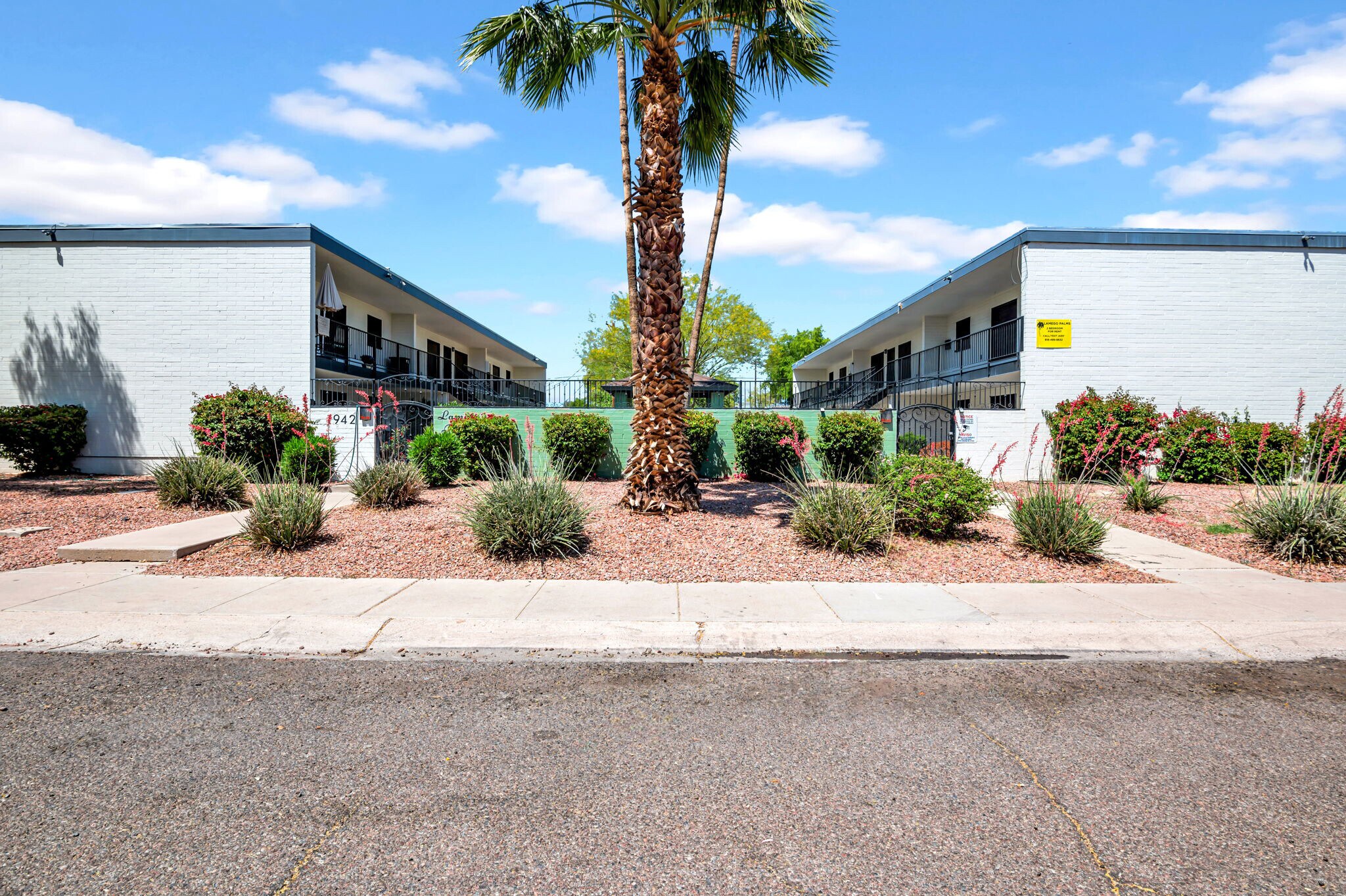 1942 W Berridge Ln, Phoenix, AZ à vendre Photo de l’immeuble– Image 1 sur 26