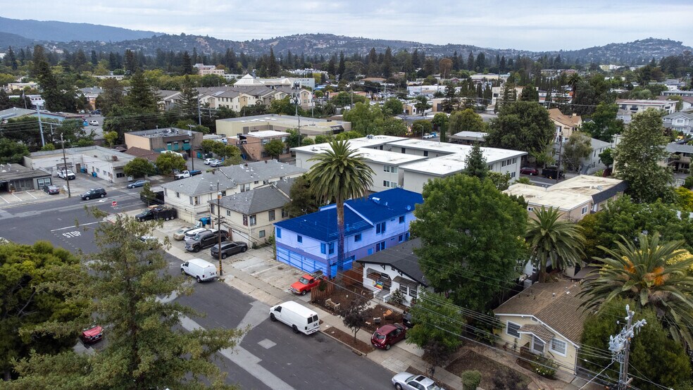 217 Alden St, Redwood City, CA à vendre - Photo de l’immeuble – Image 2 sur 19