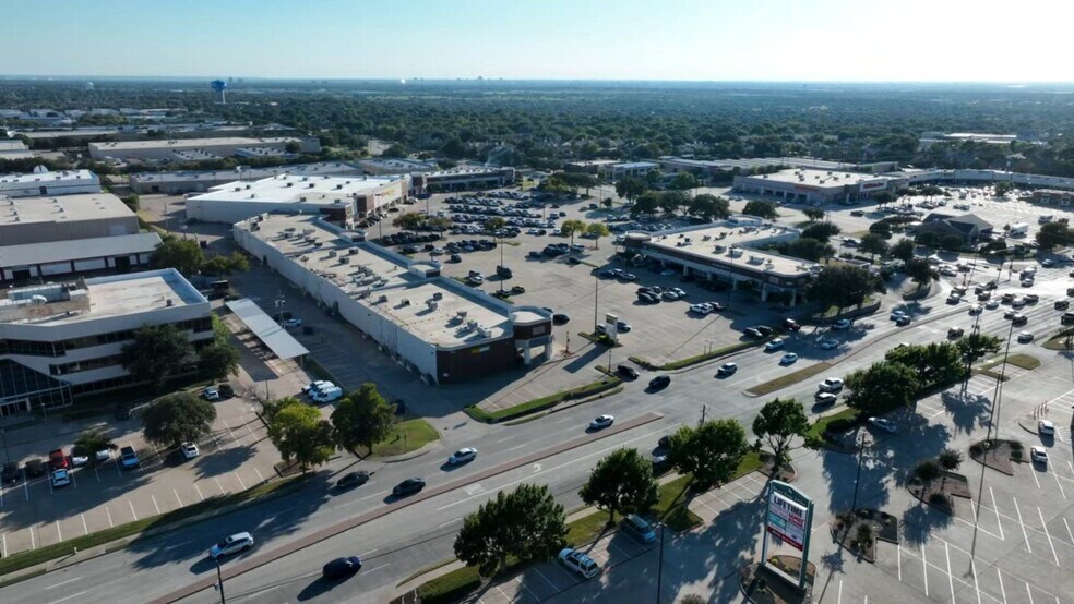2810 E Trinity Mills Rd, Carrollton, TX à louer - Vidéo sur l’annonce professionnelle – Image 2 sur 30