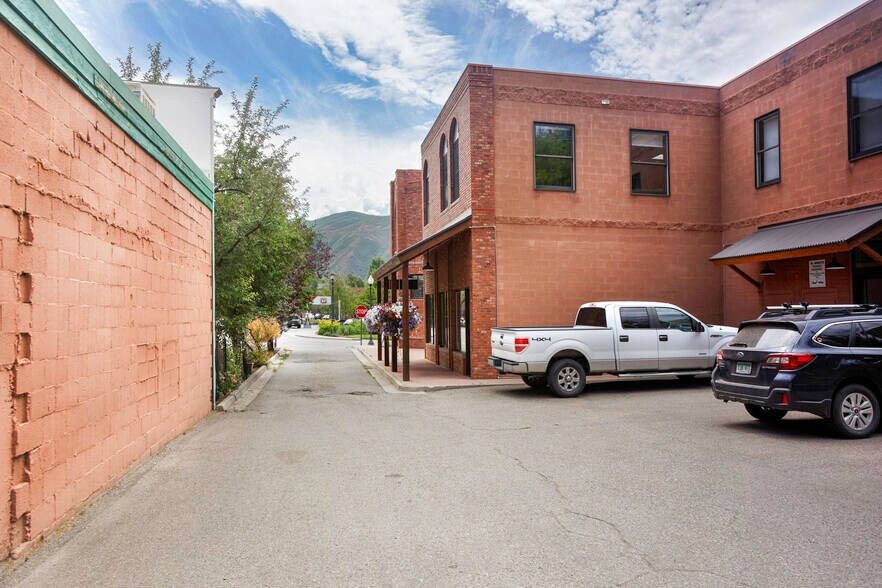 110 Midland Ave, Basalt, CO à louer - Photo de l’immeuble – Image 2 sur 10