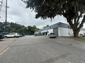 810 NW 25th Ave, Ocala, FL à louer Photo de l’immeuble– Image 1 sur 10