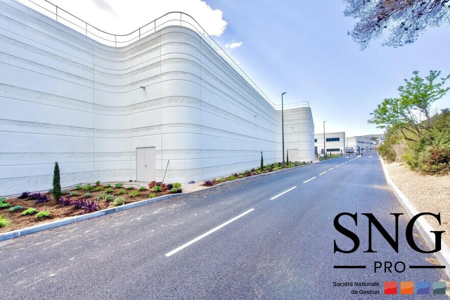 Industriel/Logistique dans La Ciotat à louer - Photo de l’immeuble – Image 3 sur 17