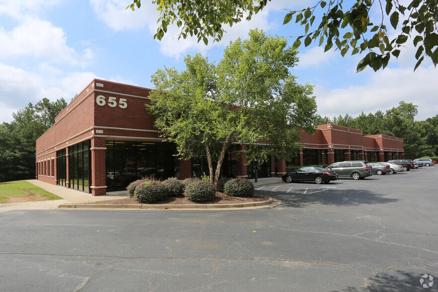 615 Molly Ln, Woodstock, GA à louer - Photo de l’immeuble – Image 2 sur 3
