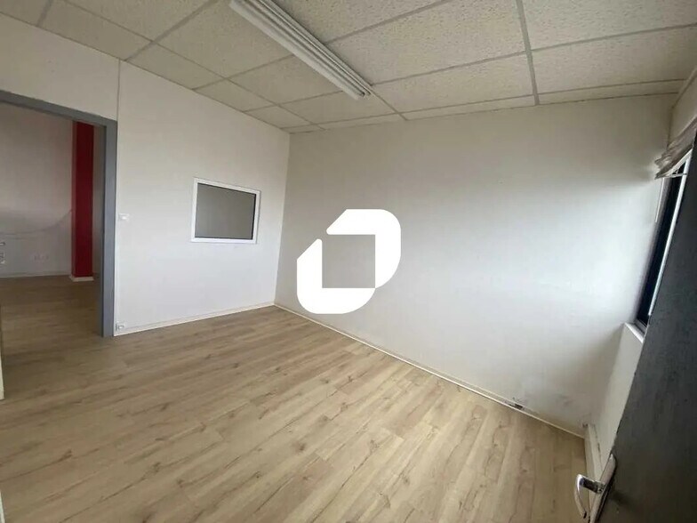 Bureau dans Blanquefort à louer - Photo de l’immeuble – Image 3 sur 27