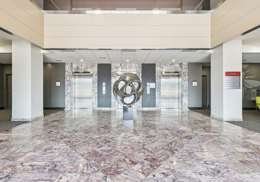 2851 S Parker Rd, Aurora, CO à louer - Photo intérieure – Image 3 sur 8