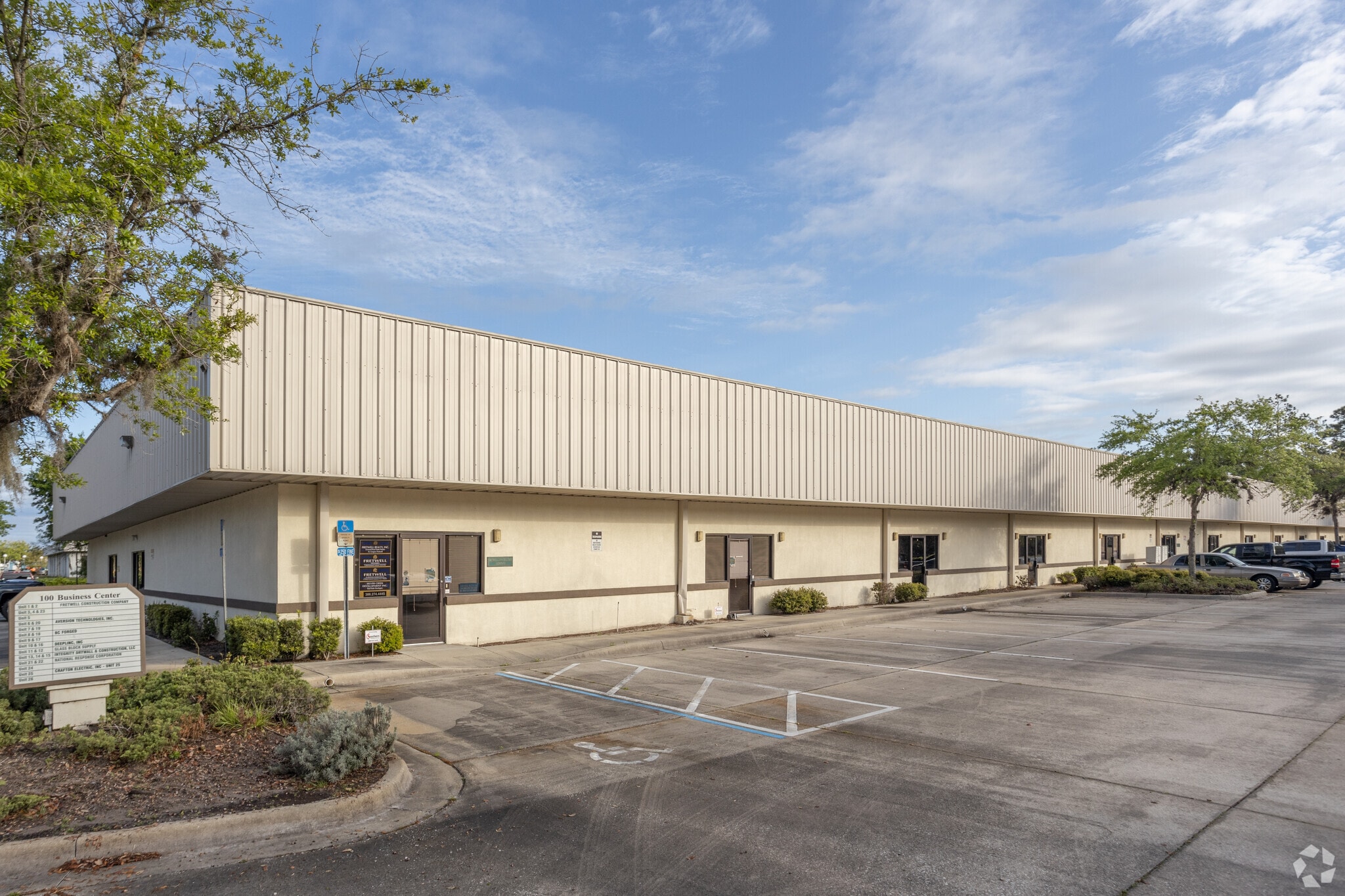100 Business Center Dr, Ormond Beach, FL à louer Photo principale– Image 1 sur 9