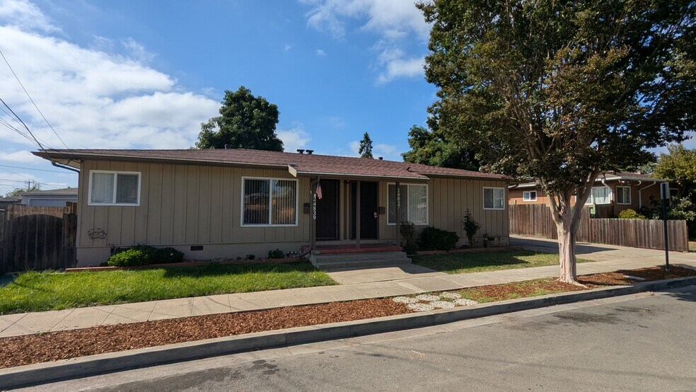 24839 Thomas Ave, Hayward, CA à vendre - Photo de l’immeuble – Image 2 sur 28