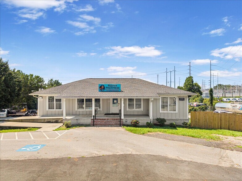 400 Lively Ave, Norcross, GA à vendre - Photo de l’immeuble – Image 1 sur 56