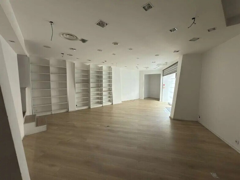 Local commercial dans Paris à louer - Photo de l’immeuble – Image 3 sur 7