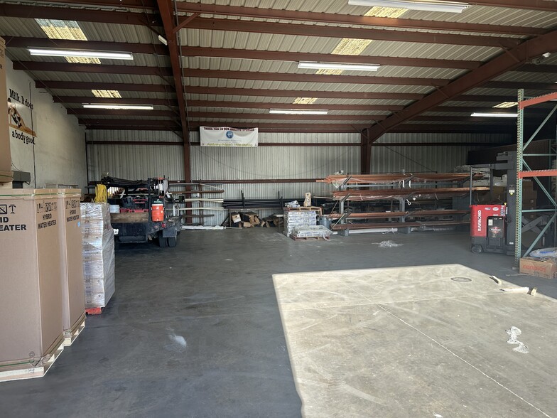 880 S Kilroy Rd, Turlock, CA à louer - Photo de l’immeuble – Image 3 sur 7