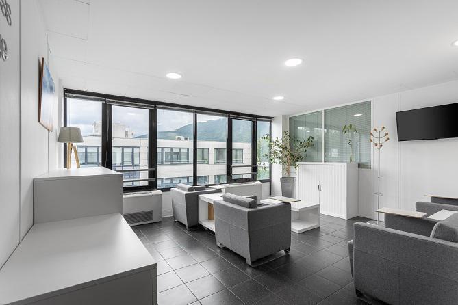 29 Boulevard Des Alpes, Meylan à louer - Photo de l’immeuble – Image 3 sur 24