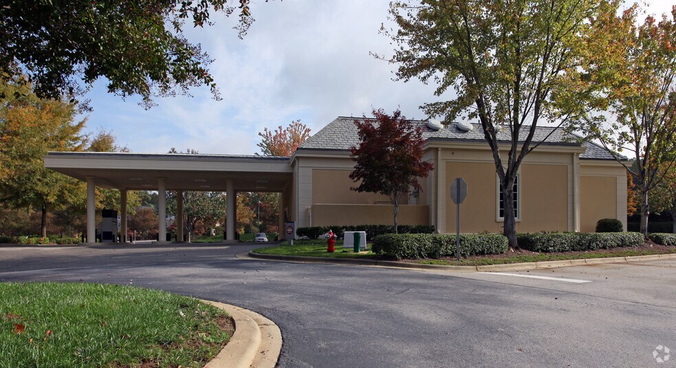 2205 Evans Rd, Cary, NC à vendre - Photo de l’immeuble – Image 2 sur 4