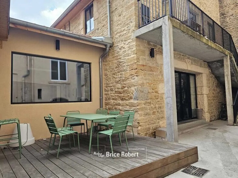 Bureau dans Lyon à vendre - Photo de l’immeuble – Image 2 sur 9