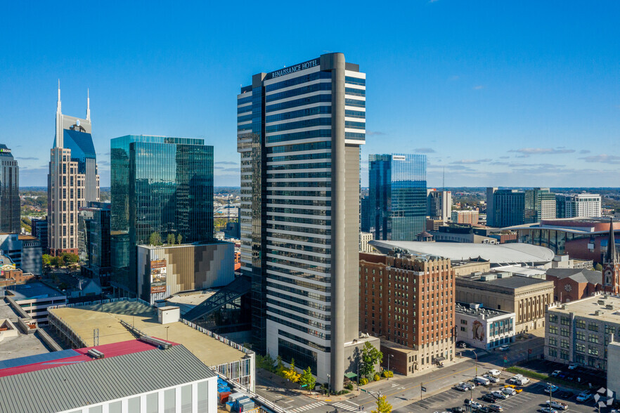 611 Commerce St, Nashville, TN à louer - Photo de l’immeuble – Image 1 sur 11