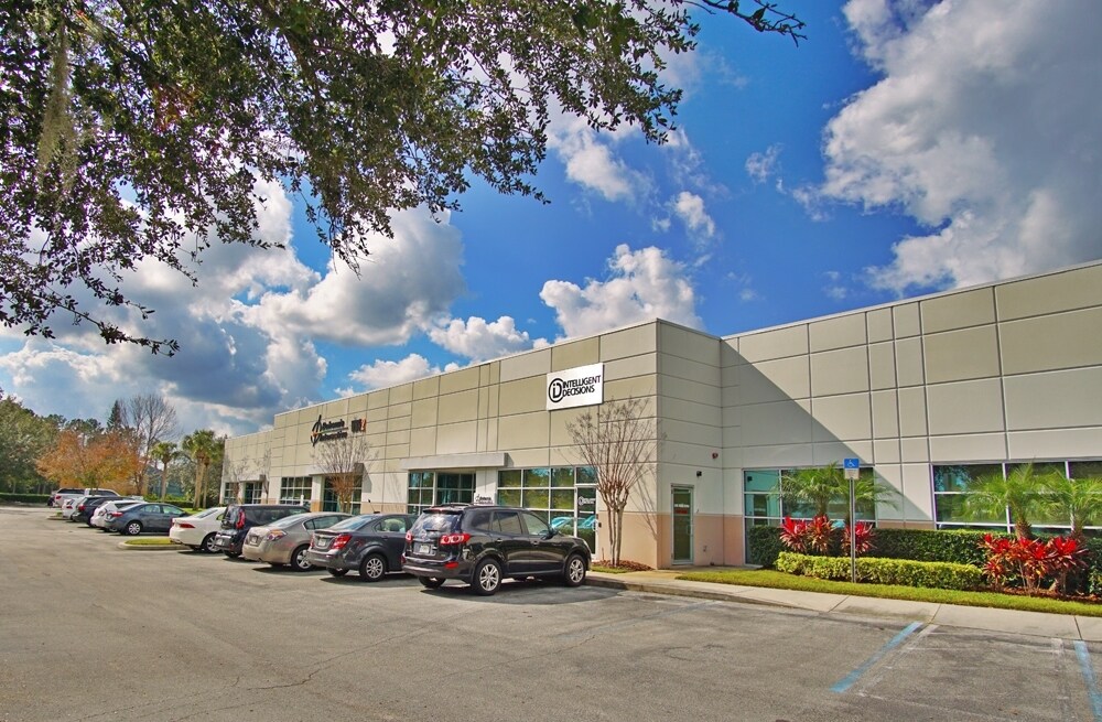 3050 Technology Pky, Orlando, FL à louer Photo principale– Image 1 sur 10
