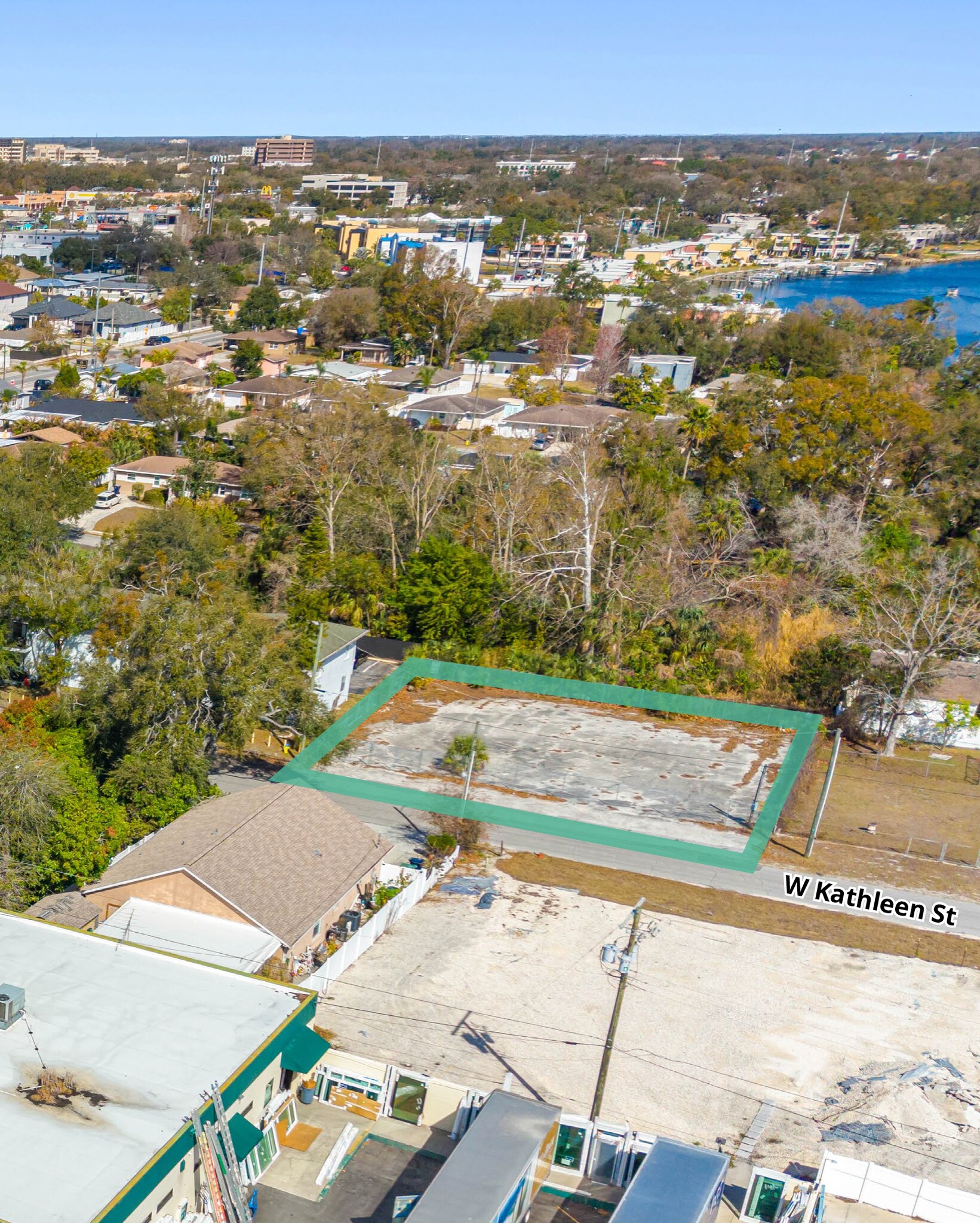 2107 W Kathleen St, Tampa, FL à louer Photo principale– Image 1 sur 2