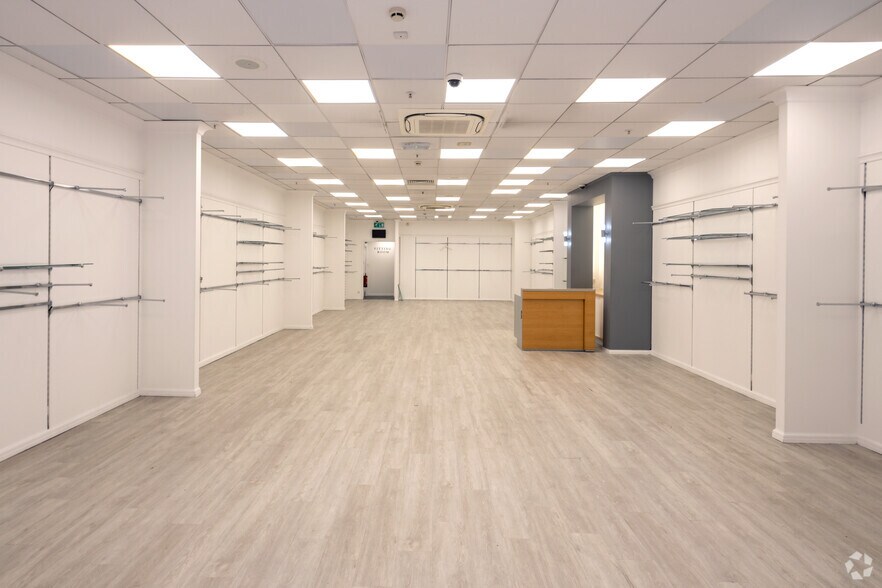Cannock Shopping Centre, Cannock à vendre - Photo intérieure – Image 2 sur 26