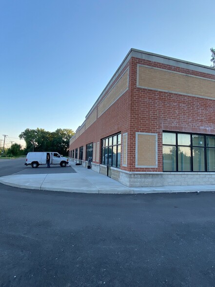 13755 S.Burnham Ave, Burnham, IL à louer - Photo de l’immeuble – Image 2 sur 3