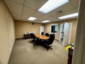 456 US Highway 22 W, Readington, NJ à louer Photo intérieure– Image 2 sur 7