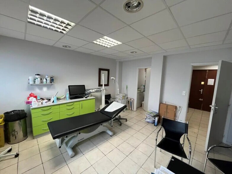 Local d’activités dans Nice à louer - Photo de l’immeuble – Image 1 sur 9