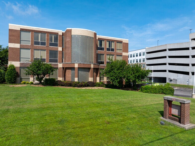 801 2nd Ave N, Nashville, TN à vendre - Photo de l’immeuble – Image 3 sur 8