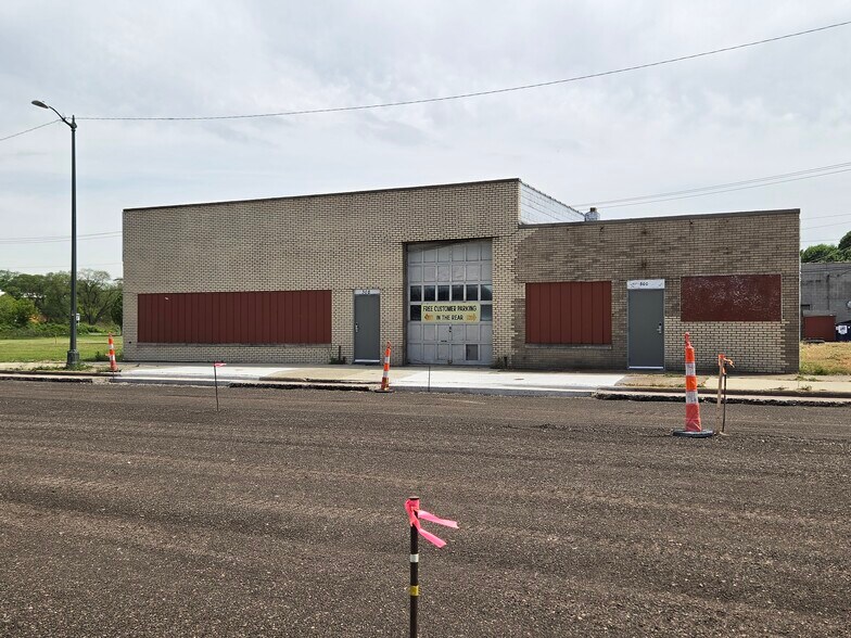 300 Territorial Rd, Benton Harbor, MI à louer - Photo de l’immeuble – Image 1 sur 14