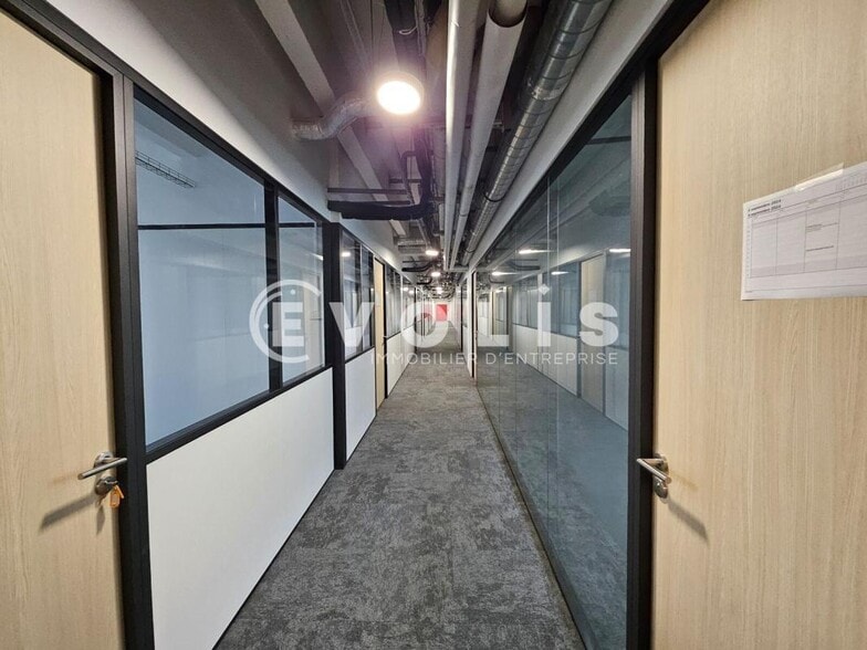 70 Rue Jean Bleuzen, Vanves à louer - Photo de l’immeuble – Image 3 sur 51