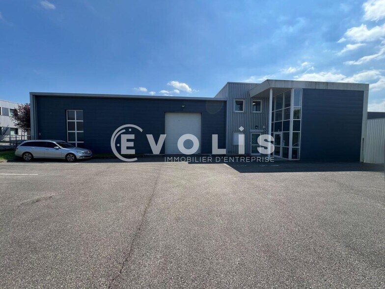 Local d'activités dans Trévoux à vendre - Photo de l’immeuble – Image 2 sur 14