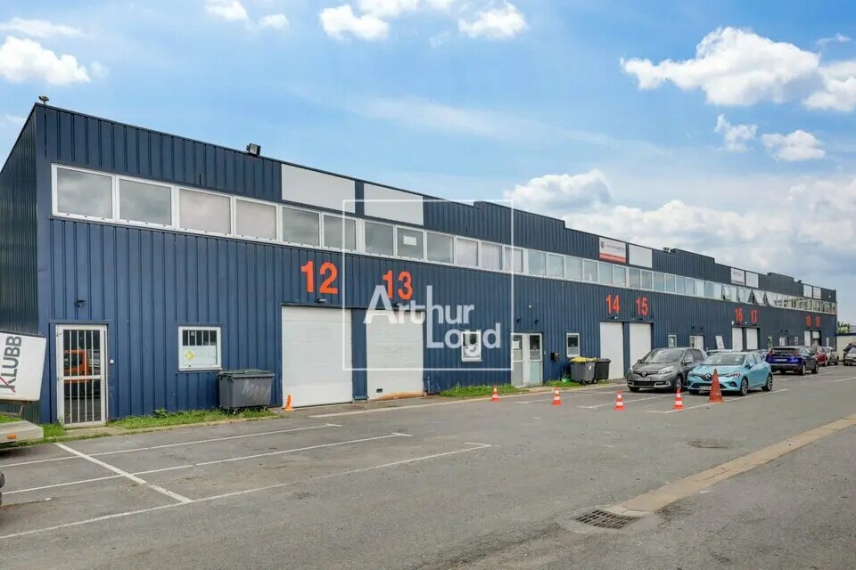 Local d’activités dans Chilly-Mazarin à louer Photo de l’immeuble– Image 1 sur 13