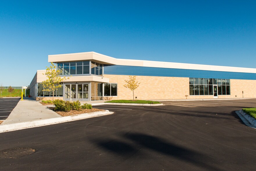3000 Hundertmark Rd, Chaska, MN à louer - Photo de l’immeuble – Image 1 sur 7