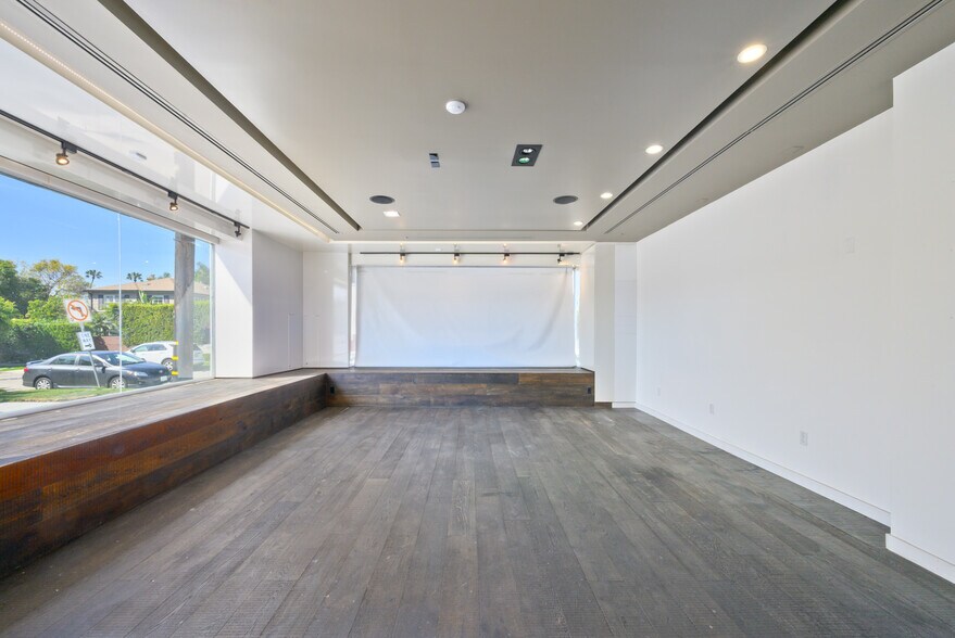 666 N Kilkea Dr, Los Angeles, CA à louer - Photo intérieure – Image 3 sur 9