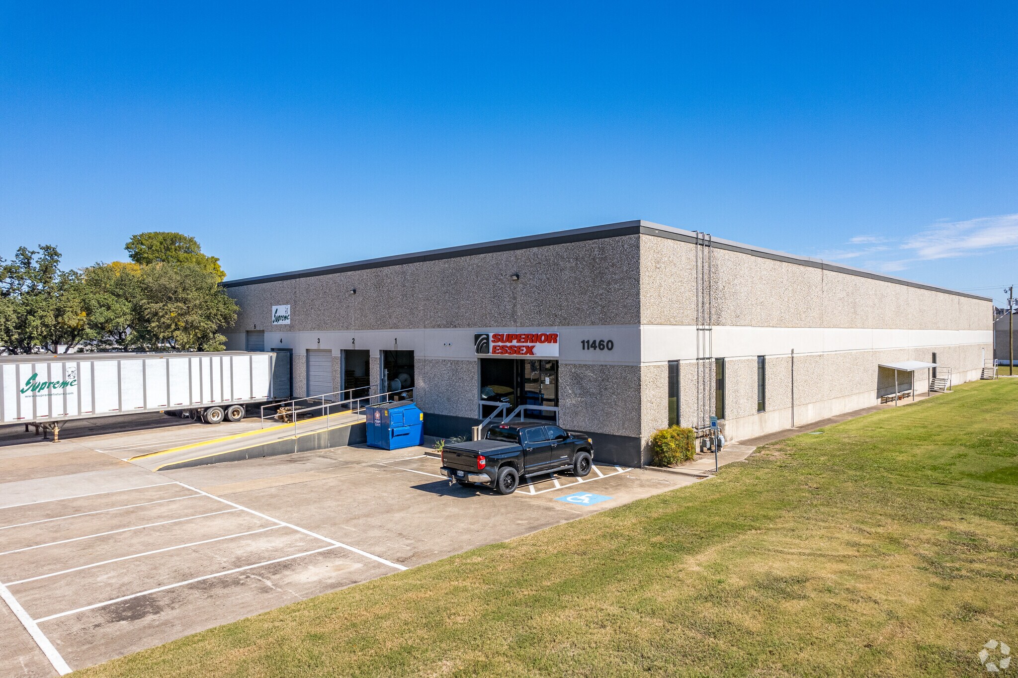 11460-11480 Hillguard Rd, Dallas, TX à louer Photo de l’immeuble– Image 1 sur 8