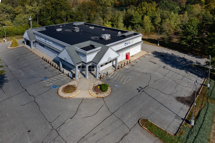 10 Main St, Winchester, NH à vendre - Photo de l’immeuble – Image 2 sur 15