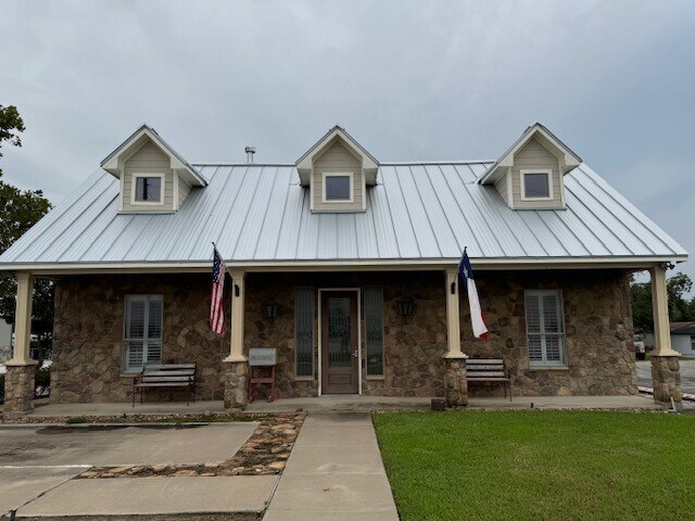 423 E Main St, Bellville, TX à vendre Photo de l’immeuble– Image 1 sur 13