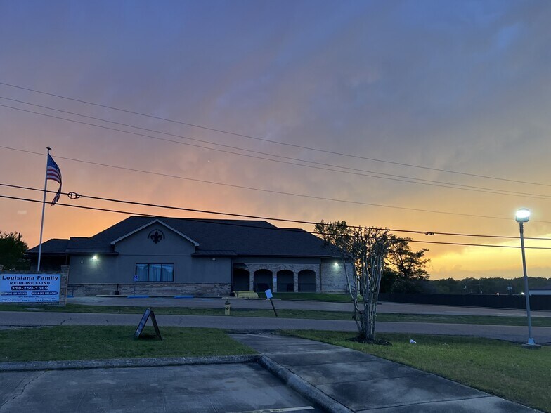 103 Watts St, Jonesboro, LA à vendre - Photo de l’immeuble – Image 2 sur 7