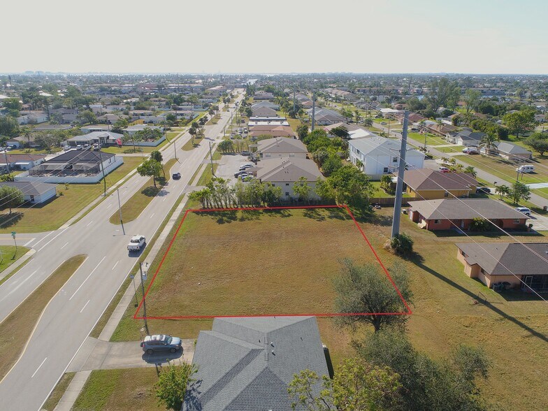 4412 Santa Barbara Blvd, Cape Coral, FL à vendre - Photo de l’immeuble – Image 2 sur 20