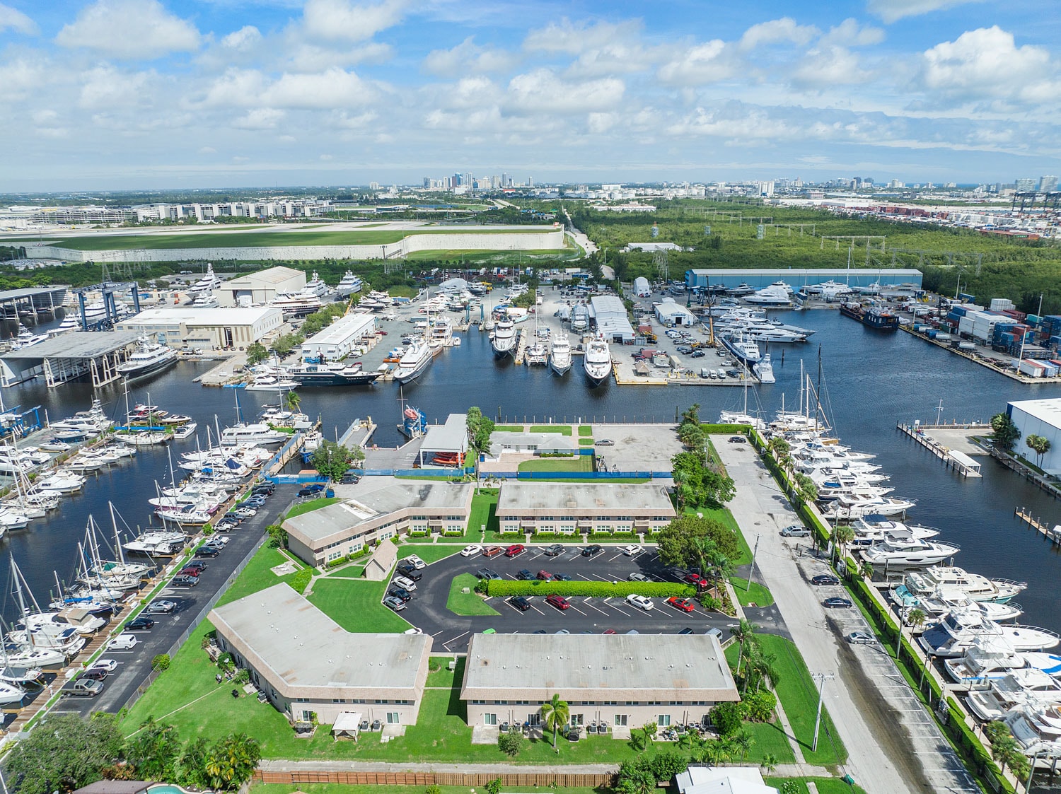 311-357 Gulfstream Rd, Dania, FL à vendre Aérien– Image 1 sur 64
