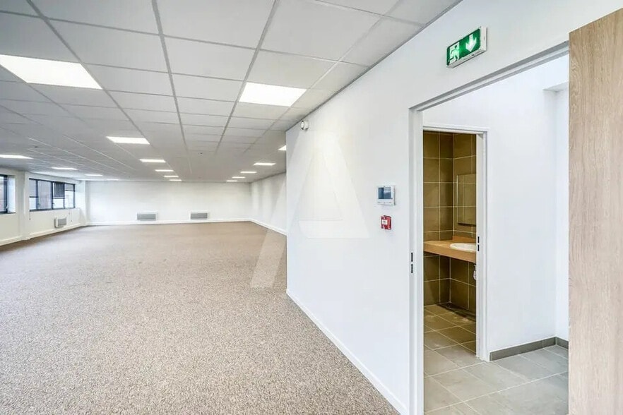 Industriel/Logistique dans Chanteloup-en-Brie à louer - Photo intérieure – Image 2 sur 5