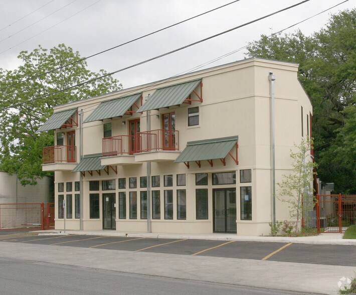 3010-3012 N Saint Marys St, San Antonio, TX à louer - Photo de l’immeuble – Image 3 sur 5
