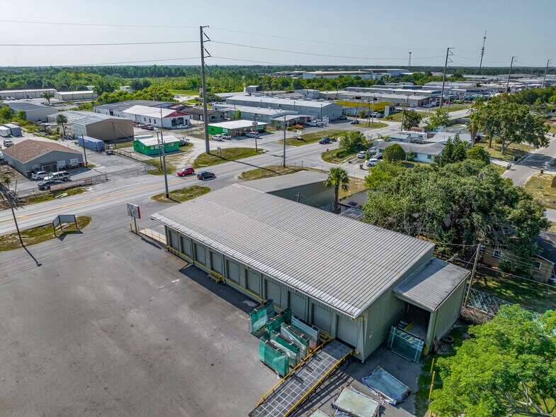 1615 S Combee Rd, Lakeland, FL à louer - Photo de l’immeuble – Image 3 sur 4