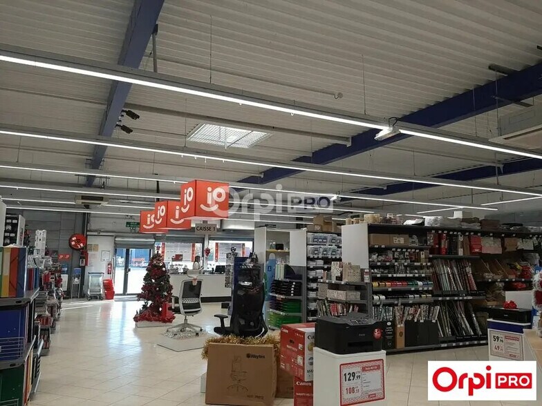 Local commercial dans Valence à louer - Photo intérieure – Image 2 sur 2