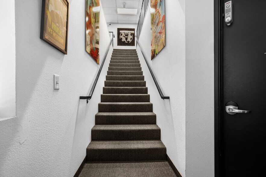 2725 W Burbank Blvd, Burbank, CA à louer - Photo intérieure – Image 3 sur 10