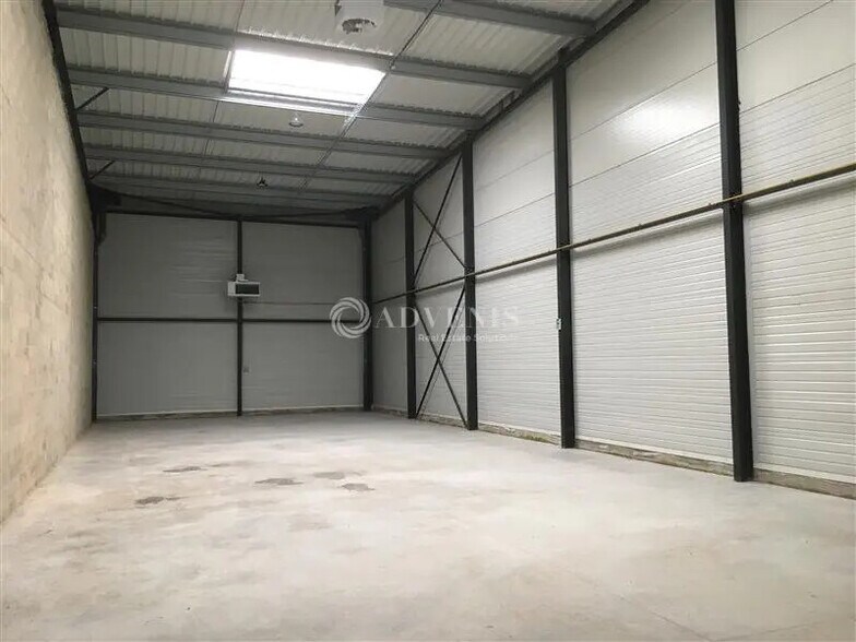 Local d’activités dans Bussy-Saint-Georges à louer - Photo de l’immeuble – Image 2 sur 6