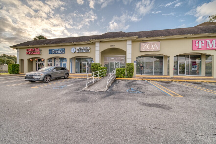 15801 S Dixie Hwy, Miami, FL à louer - Photo de l’immeuble – Image 2 sur 15